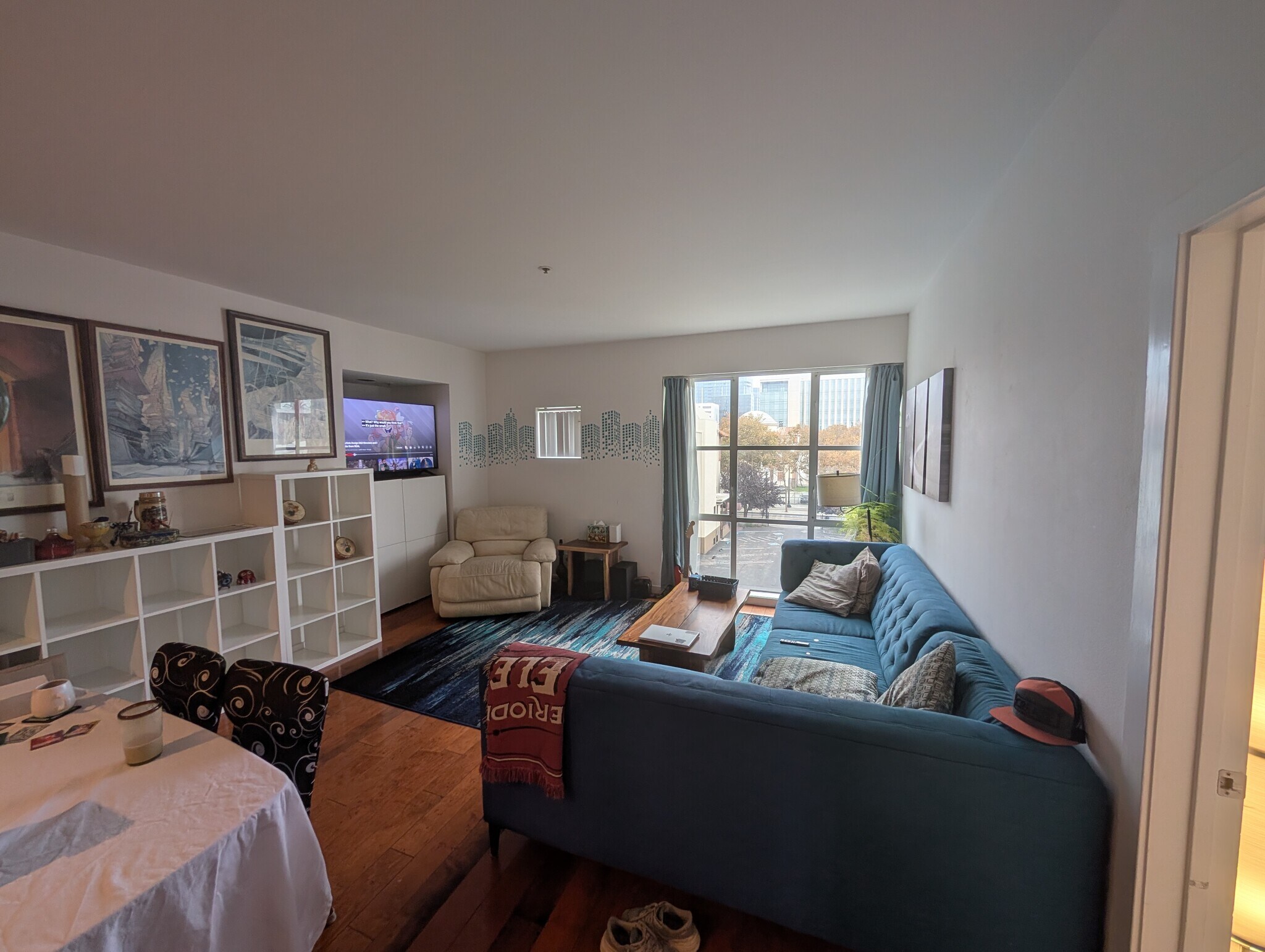 Livingroom - 97 E Saint James St