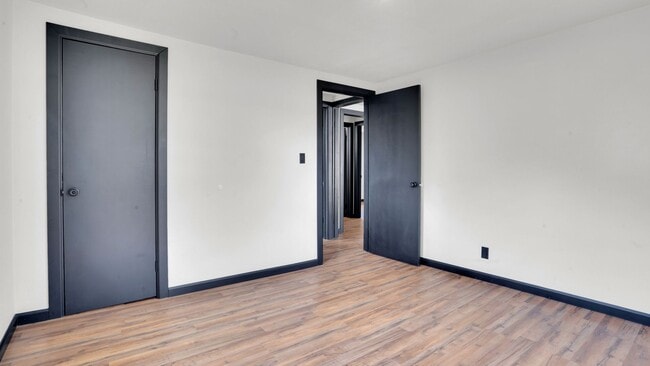 Building Photo - Updated 3 Bedroom Rental $1100/Month