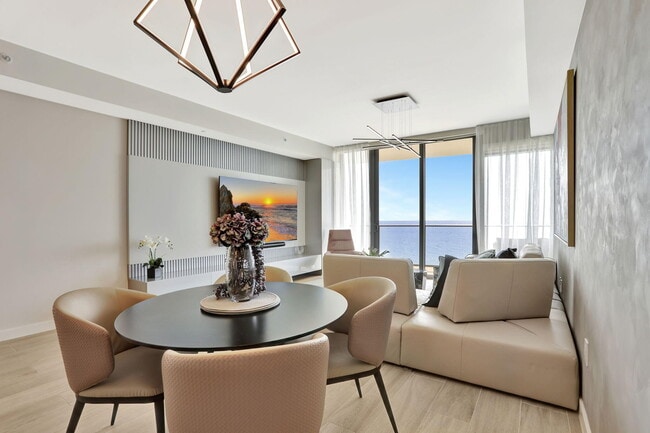 Building Photo - 1116 N Ocean Blvd