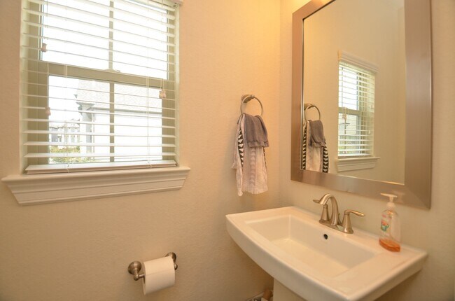 Building Photo - 10709 Madden Oaks Pl