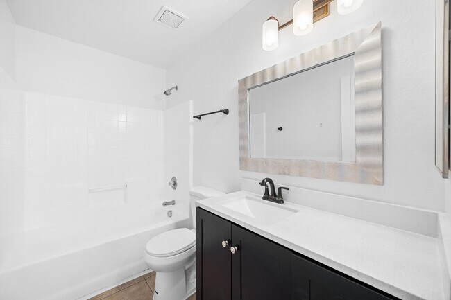 Building Photo - 22994 W Solano Dr