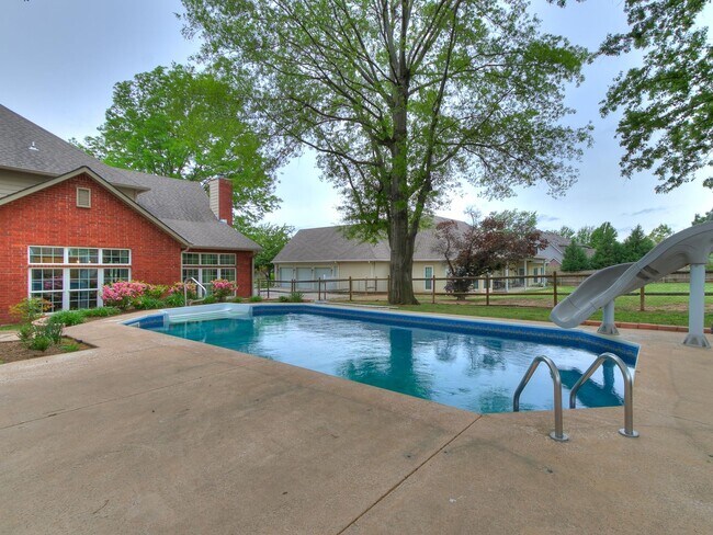 Building Photo - This stunning 4-bedroom, 3.5-bathroom home...