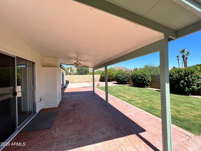 Building Photo - 4222 E Winnetka Dr