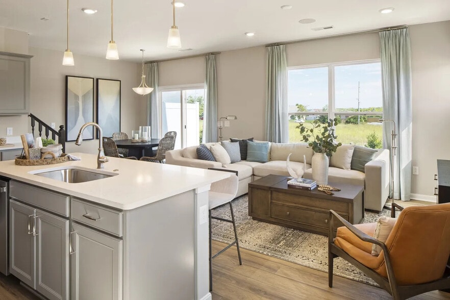 Building Photo - 5567 Eagle Ct