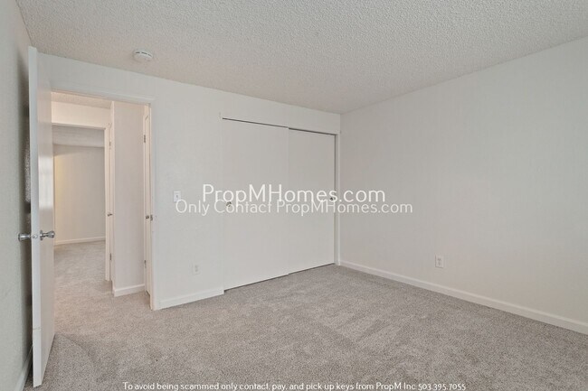 Building Photo - Enjoy the Cedar Hills Lifestyle in this Th...