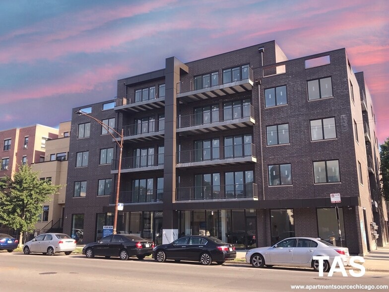 Building Photo - 2533 W Fullerton Ave