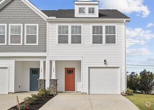 Building Photo - Beautiful 3/2.5 Townhome Move in Ready!