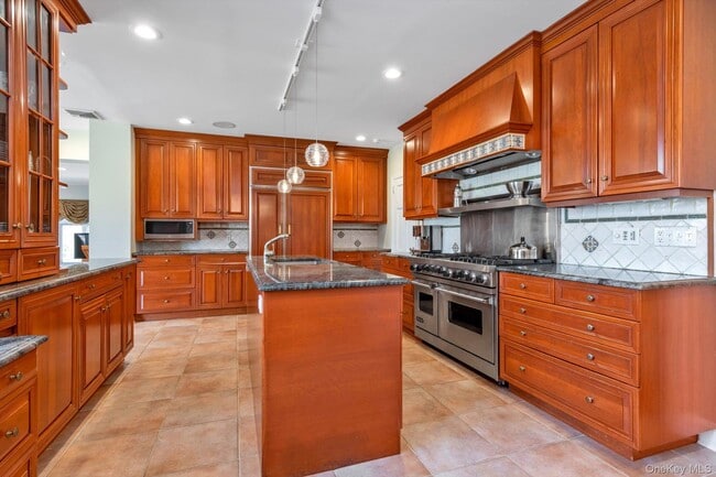 Building Photo - 3 Barkers Point Rd