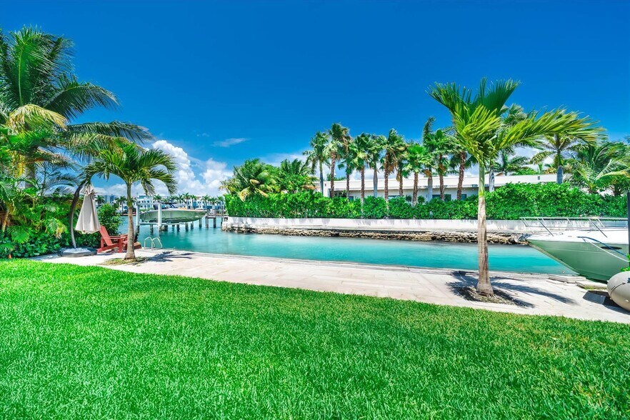 Building Photo - 7610 Bayside Ln