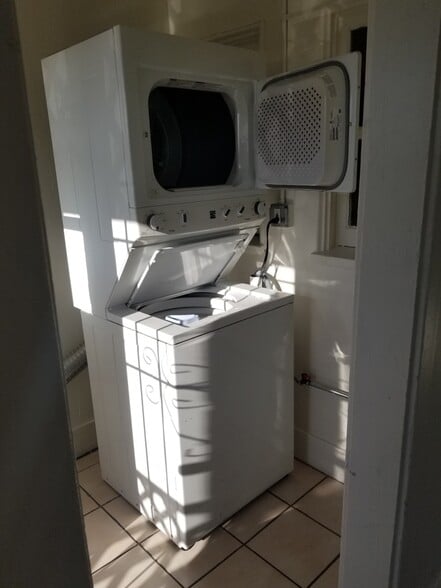 Building Photo - 1116 Magnolia Ave