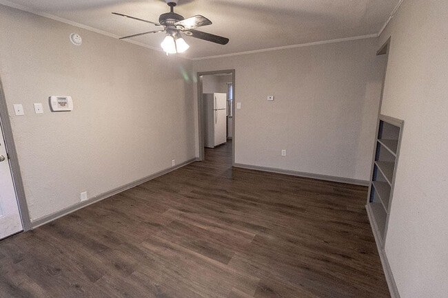 Building Photo - 210 Highview Ave