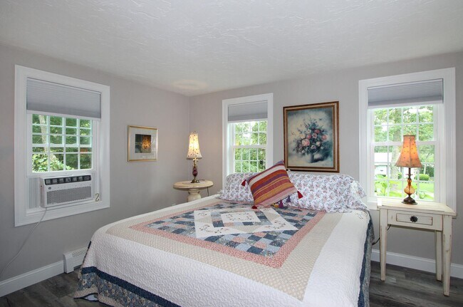 Building Photo - 2 Sanford St