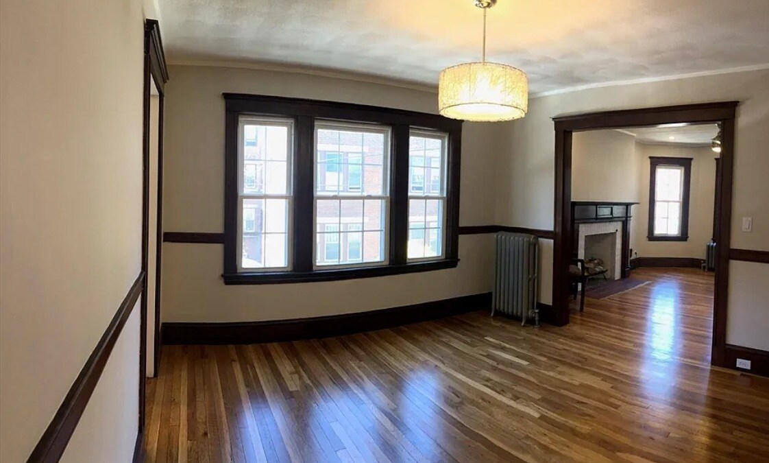 Building Photo - 124 Bynner St
