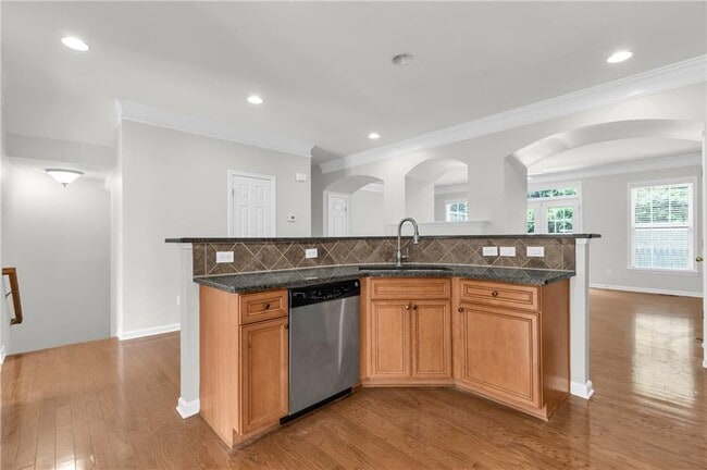 Building Photo - 10870 Brunson Dr
