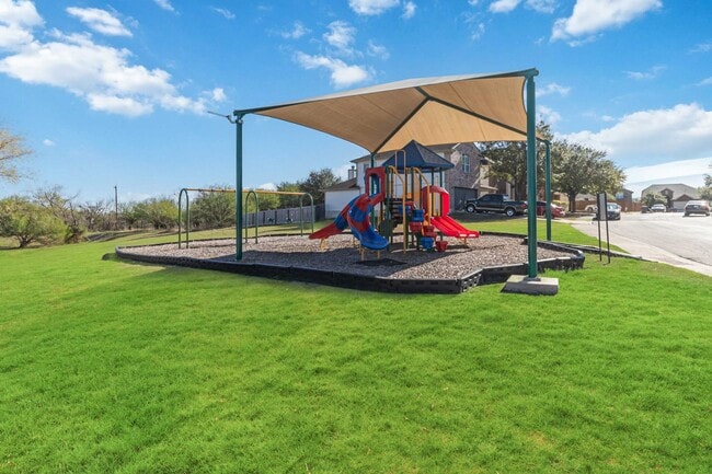 Building Photo - Gorgeous 3 bedroom, 2 bath home with a study near the Forum & Randolph AFB!