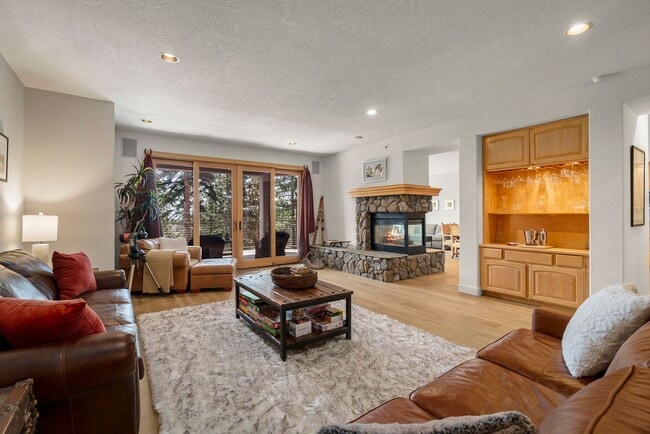 Building Photo - Season Rental Rare Opportunity The Pointe at Incline Village.