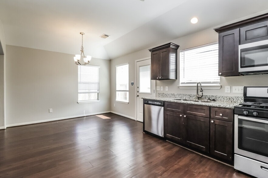 Building Photo - 3610 Fiorella Way