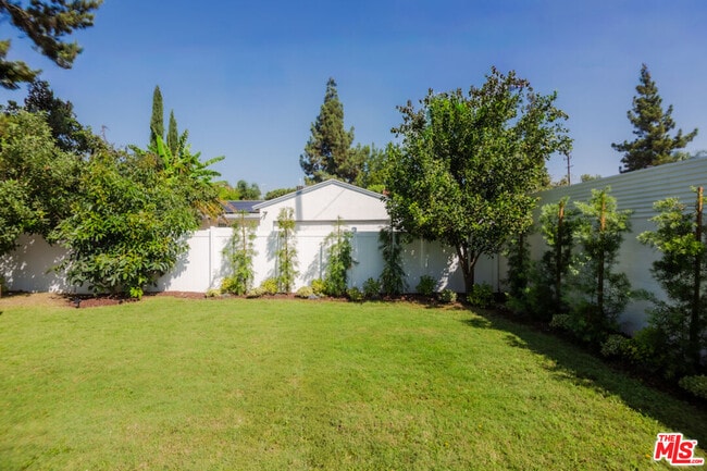 Building Photo - 15701 Ludlow St