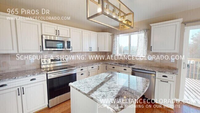 Building Photo - 965 Piros Dr