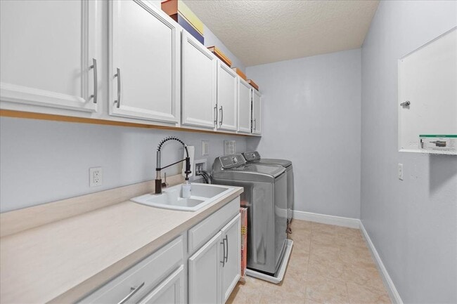 Building Photo - 8746 Crescendo Ave