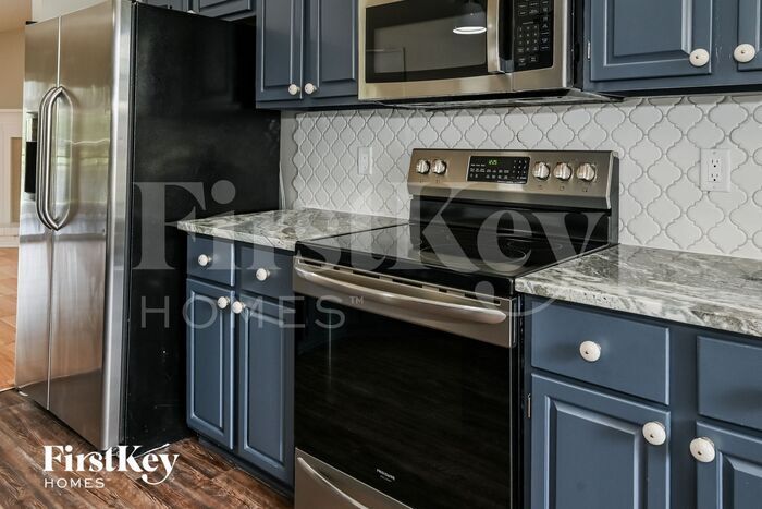 Building Photo - 12557 Ashglen Dr N