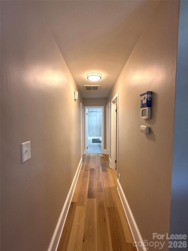 Building Photo - 833 Mohigan St