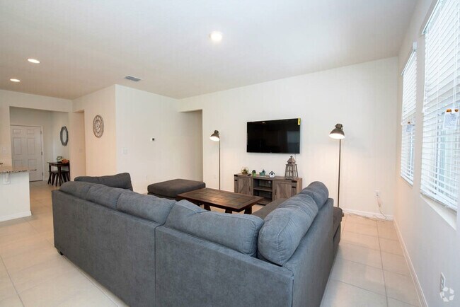 Building Photo - 5277 Oakbourne Ave