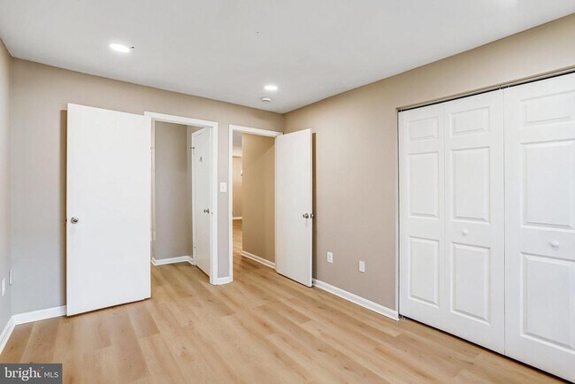 Building Photo - 1603 Carriage House Terrace