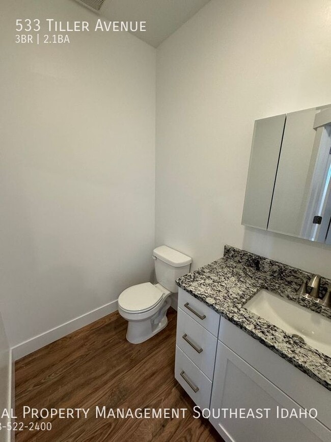 Building Photo - 533 Tiller Ave