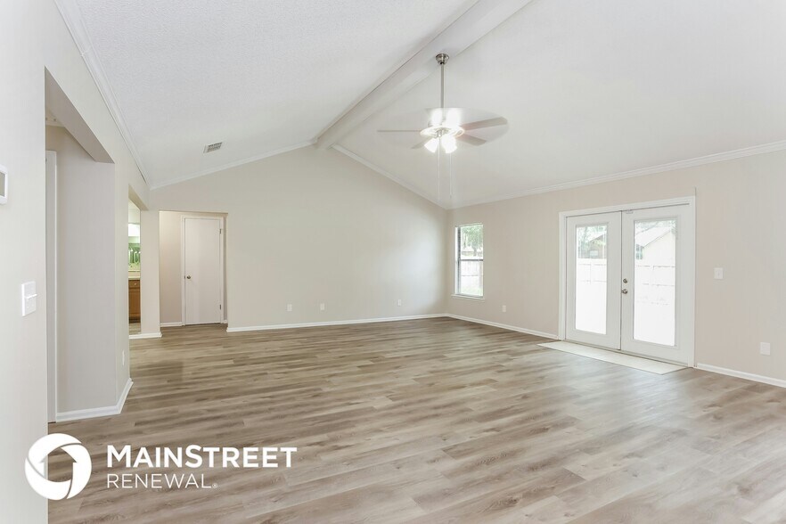 Building Photo - 533 Majestic Wood Dr