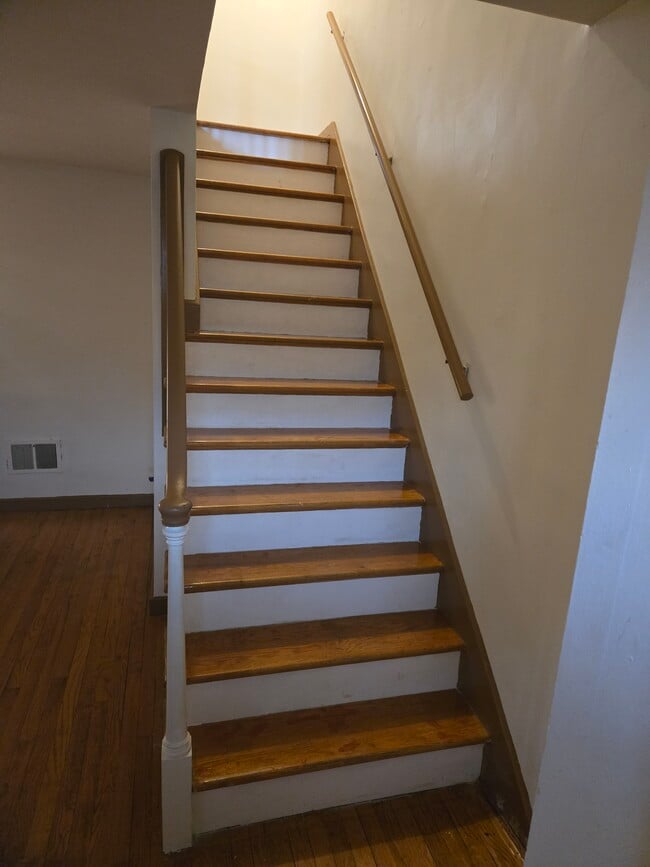 Building Photo - 2445 Brookwood St