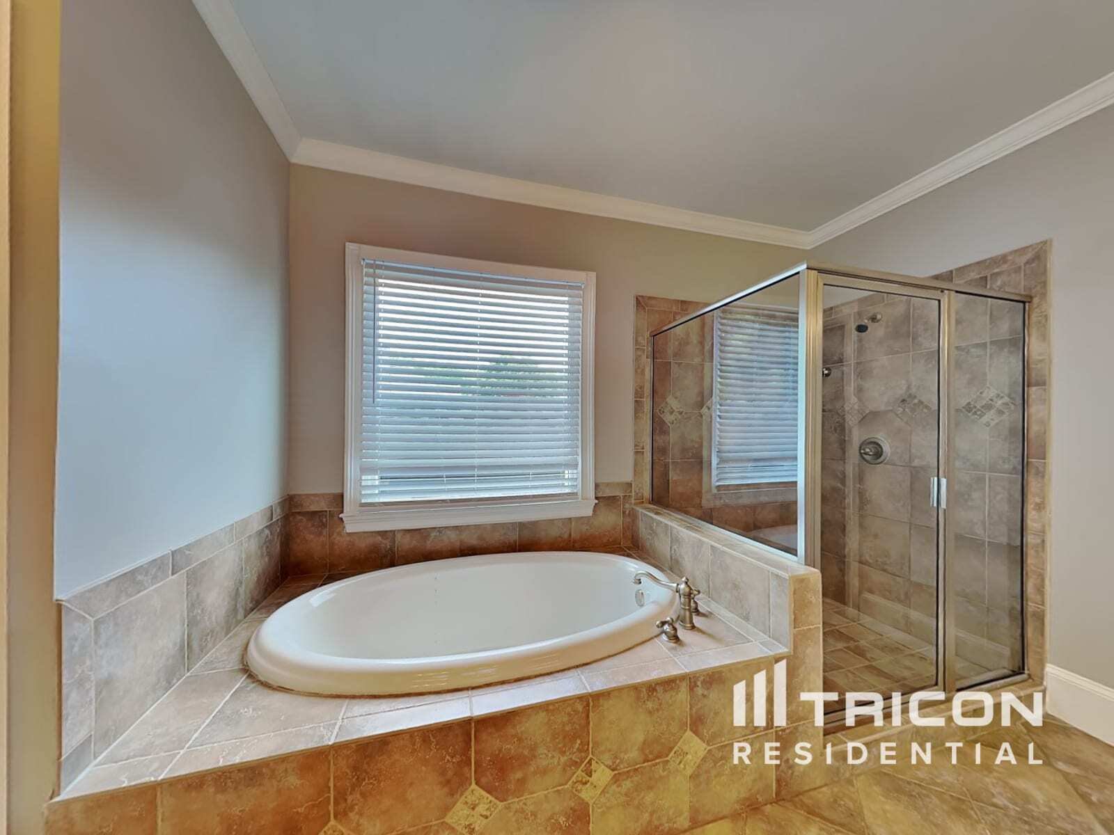 Building Photo - 5840 Cool Springs Dr
