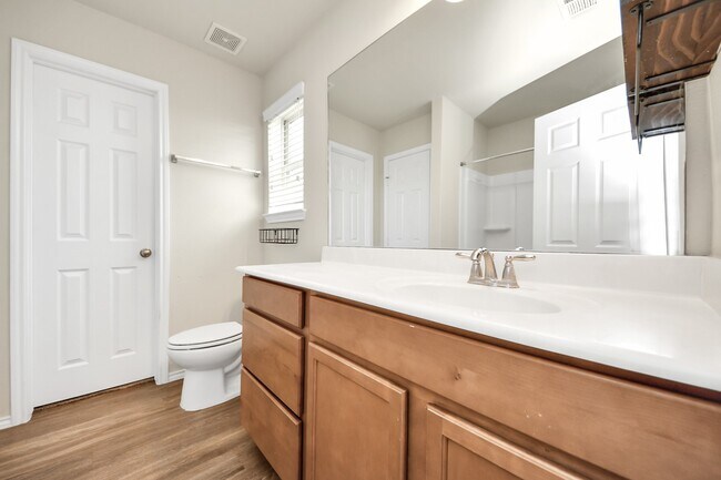 Building Photo - 15802 Sunny Stone Dr