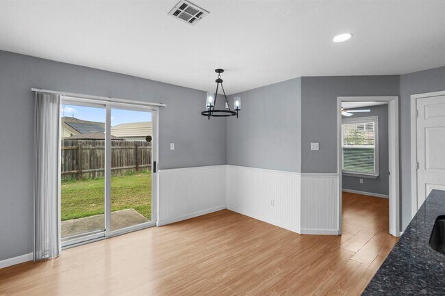 Building Photo - 112 Briarwood Ct