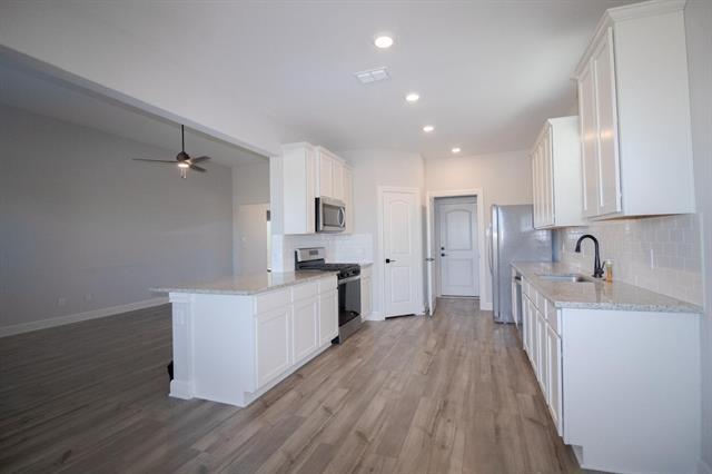 Building Photo - 910 Emerson Dr