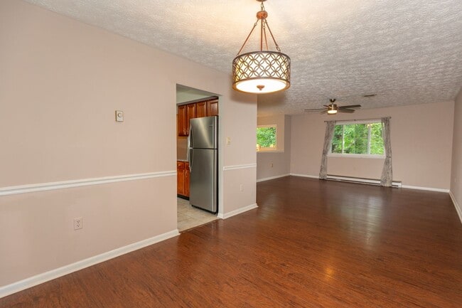 Building Photo - 4 Bed, 2.5 Bath Single Family Home in Winc...