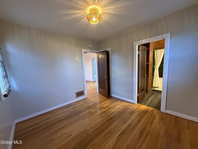 Building Photo - 152 E State St