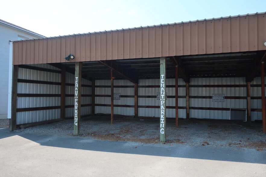 Building Photo - 1110 N Miller St