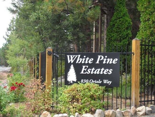 Building Photo - 830 Oriole Way