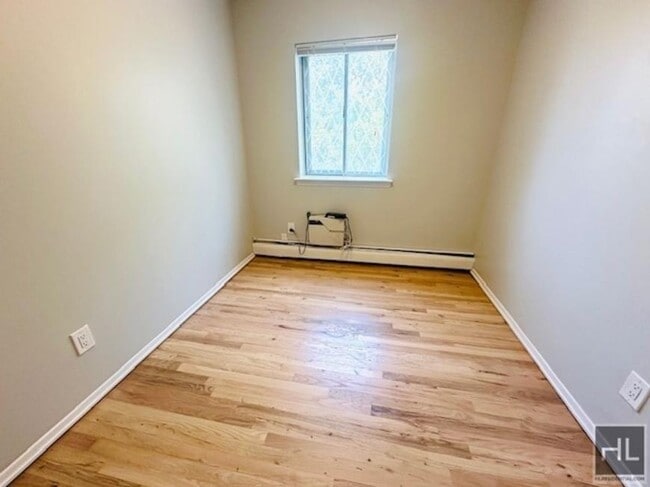 Building Photo - 4 bedroom in BROOKLYN NY 11236