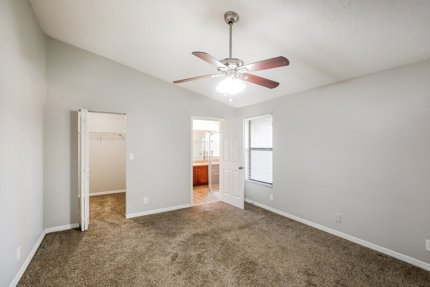 Building Photo - 487 SW 169th Terrace