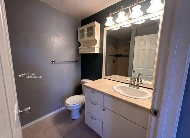 Building Photo - 537 NE Ellis Way