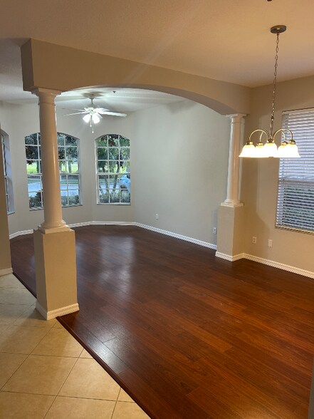 Building Photo - 9401 Leland Dr