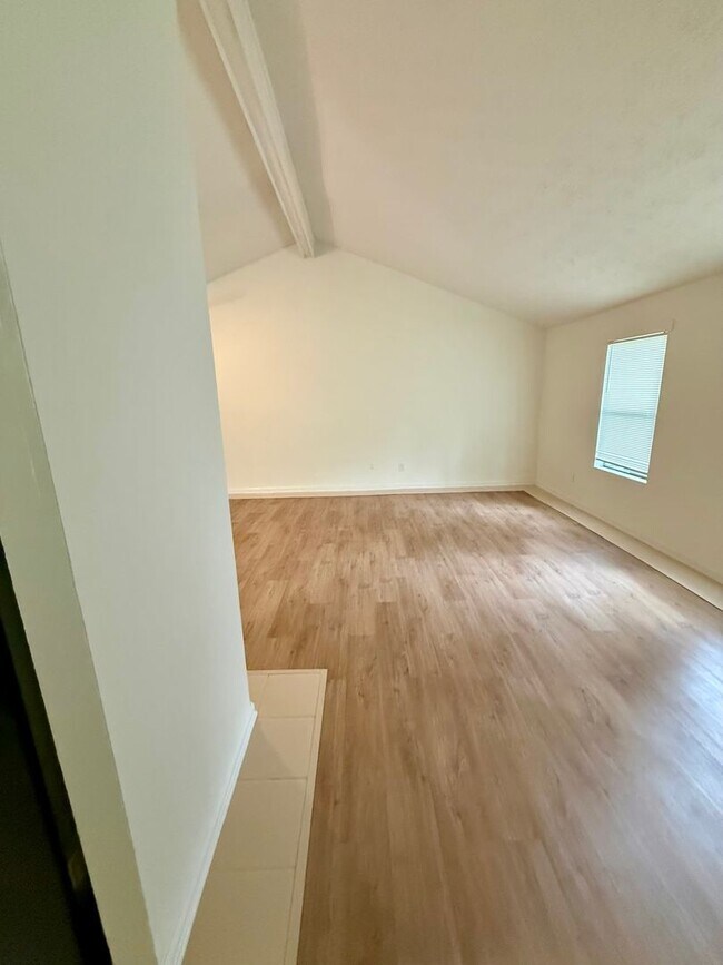 Building Photo - Newly remodeled 3 bedroom home in Jonesboro!