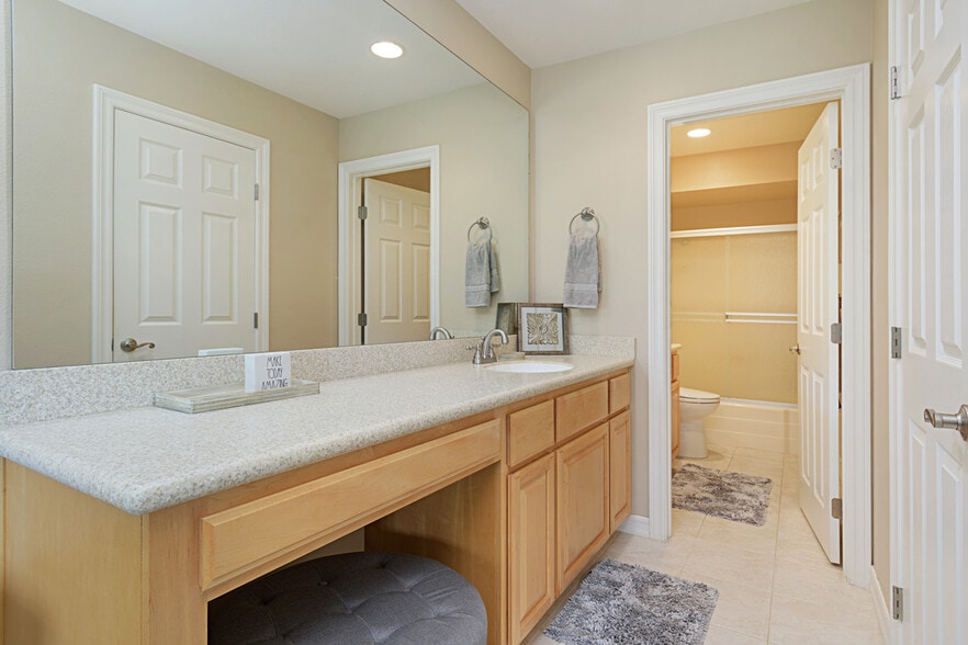 Master Bath - 1880 Fairway Circle Dr