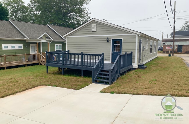 Building Photo - 119 Dime St