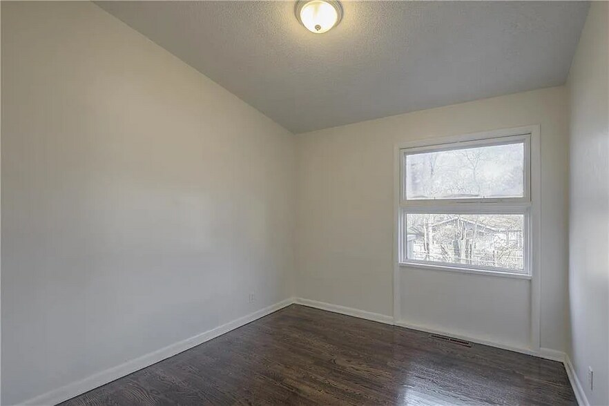 Building Photo - 6306 Fairlane Dr