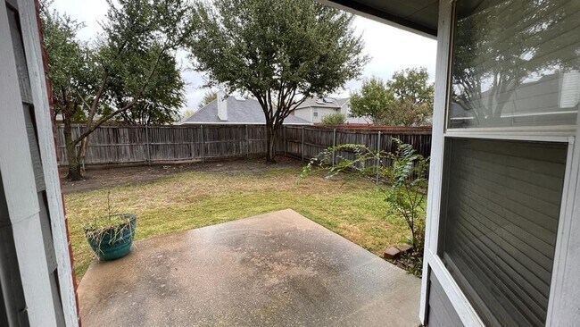 Building Photo - 3506 Nandina Dr