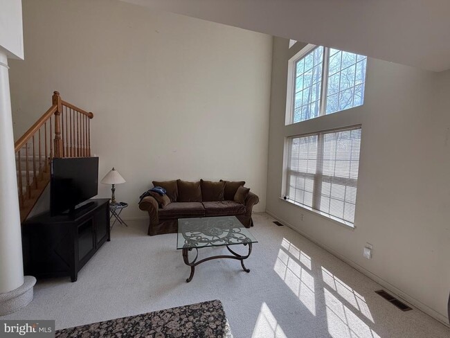 Building Photo - 256 Fountayne Ln