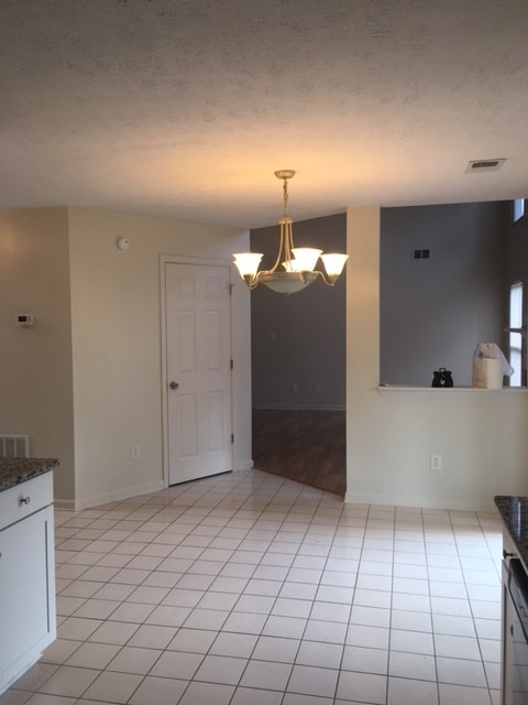 Building Photo - Spacious 2 Story In Willow Bend           20260604